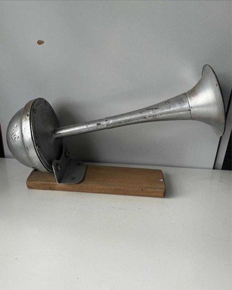 Bocina Sparton De 6 Voltios Made In Usa 0