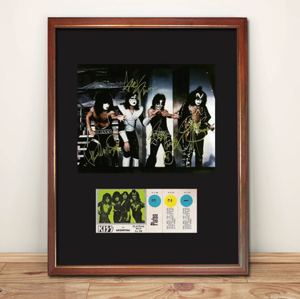 Kiss Foto Firmada Y Entrada Recital Que No Fue Argentina 83 0