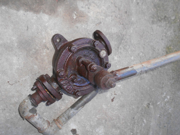 Antigua Bomba De Agua Numero 3 Tipo Reloj 1