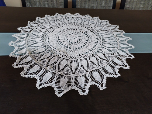 Muy Fina Y Elegante Carpeta Calada Antigua 1