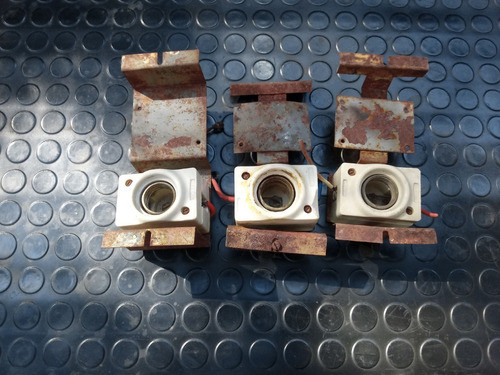 Juego De 3 Porta Fusibles De Porcelana Y Bronce 500 V. 25 A. 0
