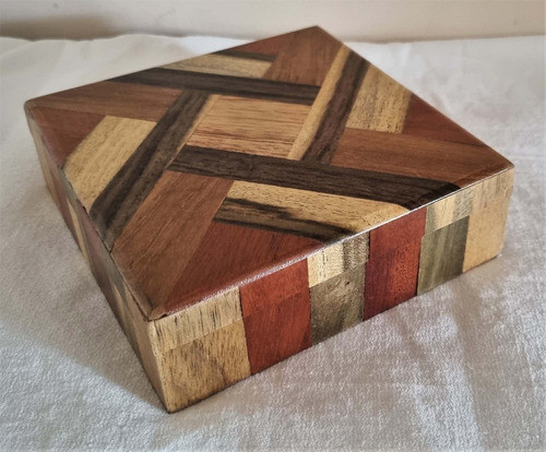 Caja En Marquetería De Madera. M 0