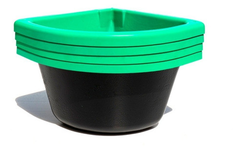 Bebederos De Plastico De Alta Resistencia Pead Para Caballo 1