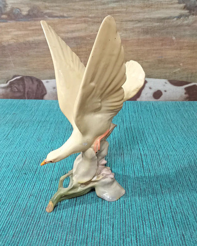 Figura De Paloma De Porcelana 1