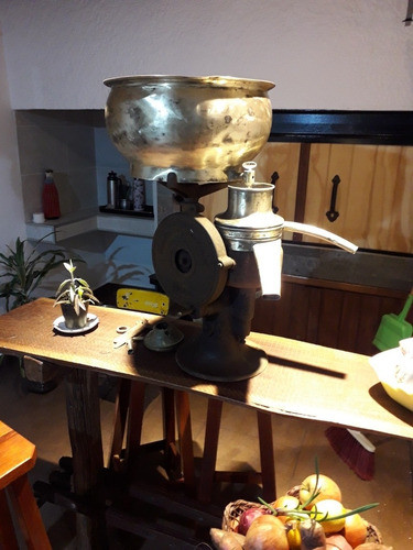 Descremadora De Leche Antigua 1