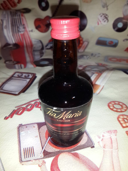 Botellita Miniatura Tia Maria Liqueur Bot. Vidrio Etiq Roja 1 Botellita Miniatura Tia Maria Liqueur Bot. Vidrio Etiq Roja 1
