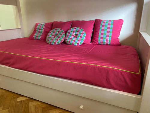 Par De Acolchados + 4 Fundas De Almohadones + 2 Almohadones 0