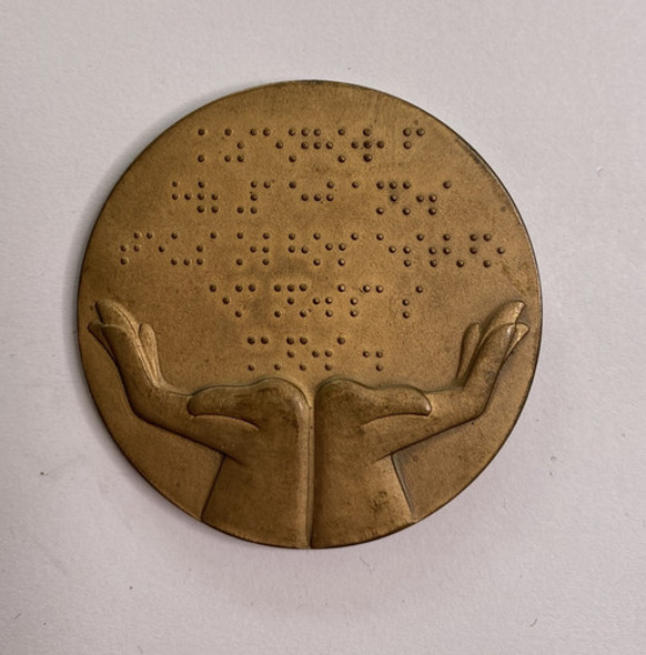 Antiga Medalha De Bronze Em Braille 4,8 Cm Diam. 1 Antiga Medalha De Bronze Em Braille 4,8 Cm Diam. 1