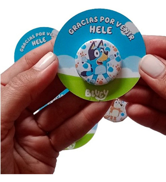 Pines Bluey Souvenirs Mini 32 Mm + Tarjeta X 40 Unid 0 Pines Bluey Souvenirs Mini 32 Mm + Tarjeta X 40 Unid 0