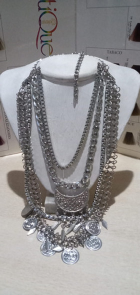 Collar Plateado Media Luna 1