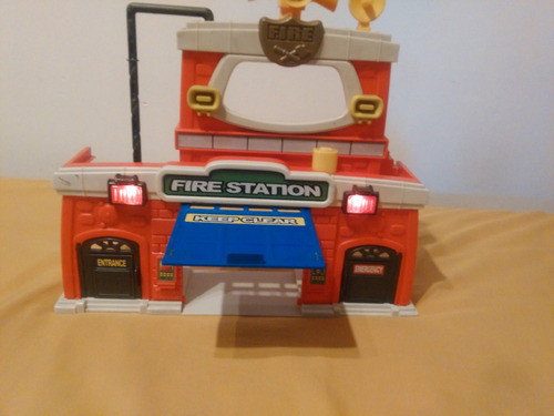 Estacion De Bomberos Con Sirena Y Luces 1