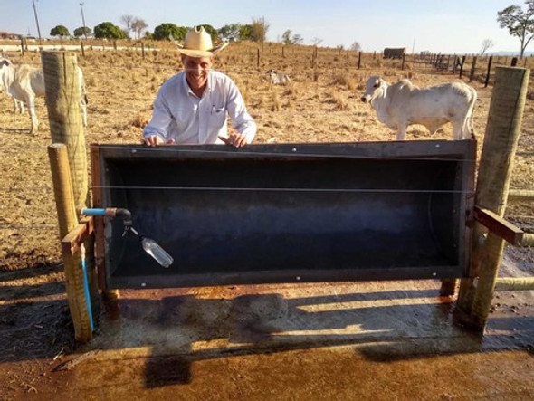 Cocho Multiuso Para Bovinos 1