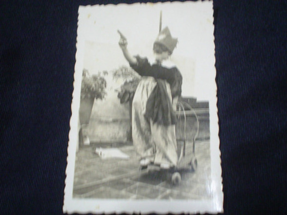 Antigua Fotografia Niño Infante Disfraz Carnaval Revolver 0