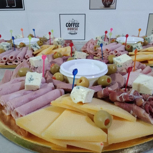 Pernil De Cerdo+ Picada Premiun Para 20 Personas. 1