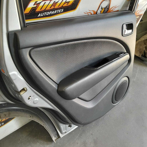 Tapizado Puerta Trasera Izquierda Mitsubishi Outlander ---- 1