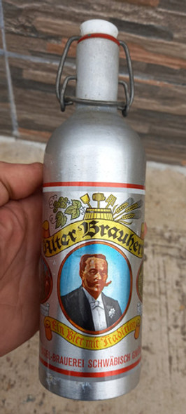 A-antigua Botella De Cerveza En Aluminio C/tapon Ceramico 0