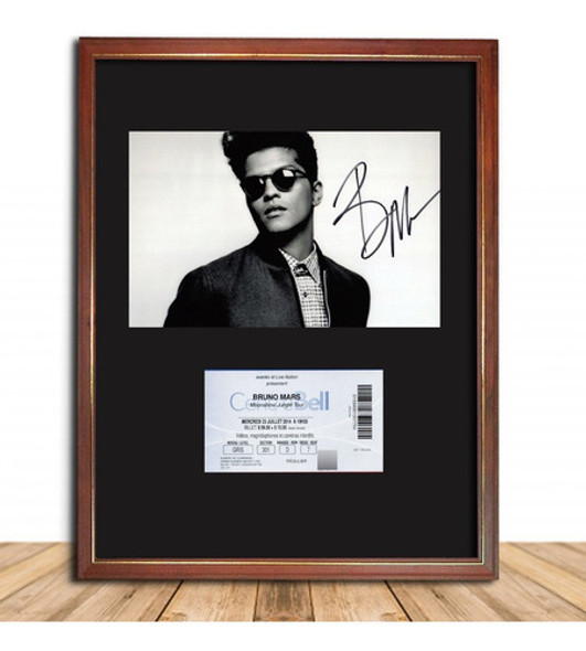 Bruno Mars Foto Con Firma Y Entrada Año 2014 Enmarcadas 0 Bruno Mars Foto Con Firma Y Entrada Año 2014 Enmarcadas 0