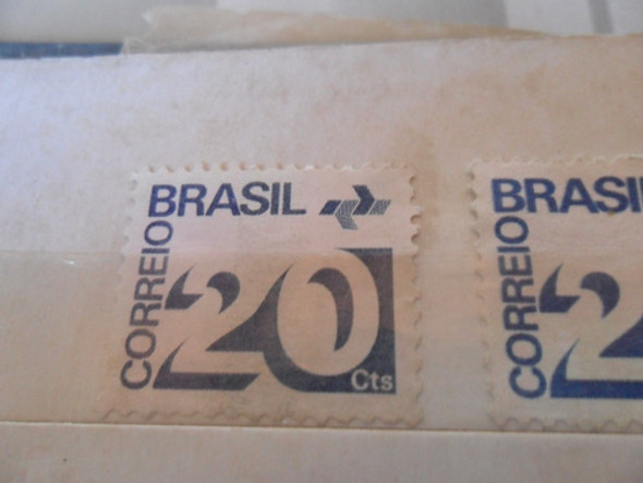 3 Selos Brasil Dois De 20 Cts E  Um De 40 Cts 1