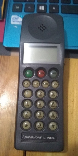 Teléfono Celular Muy Antiguo 1