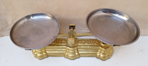 Balança Antiga Force 1