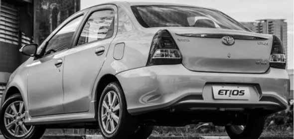 Paragolpe Trasero Toyota Etios 2017 2018 2019 2020 2021 Baul 1