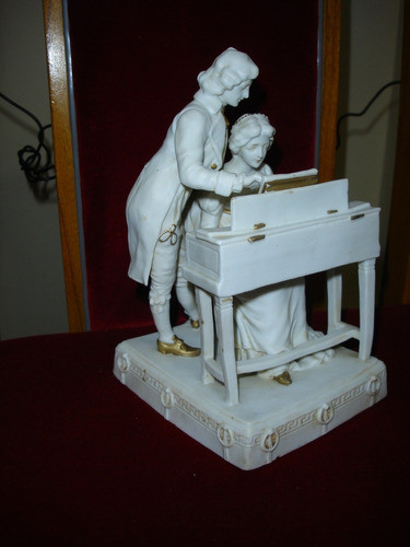 Antigua Escultura Mozart Y Mme Pompadour Sellada Piano 0