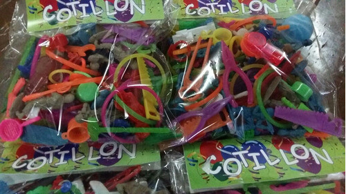 Bolsa De 100 Juguetitos Miniaturas De Cotillon Para Piñata 1