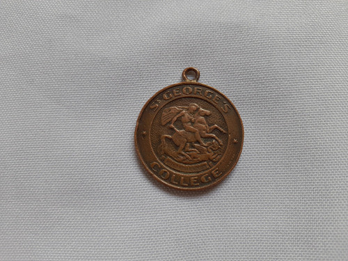 Medalla St. George's College. Colegio San Jorge 0