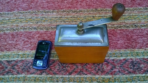 Buen Antiguo Molinillo De Pimienta Aleman 13 X 7 Cm 0