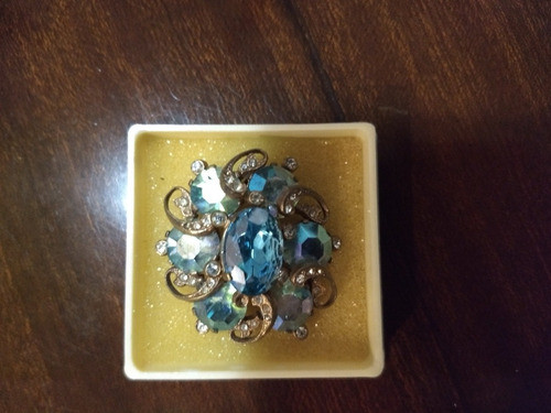 Prendedor Antiguo En Forma De Roseta. Con Piedras. 0