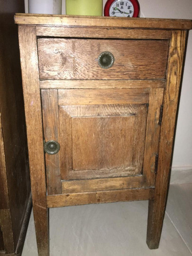Mesa De Luz De Roble, Excelente Estado, Compralo En 12 Pagos 0
