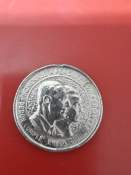 Medalla Vintage Peron Y Evita 0