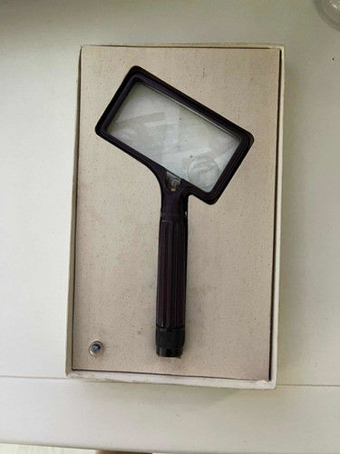 Lupa Con Luz. La Luz No Funciona. 2 Clases De Lupa. 0