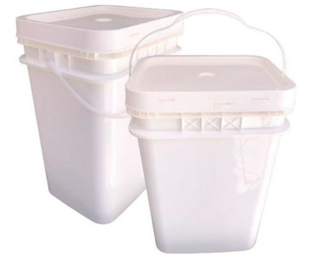 Balde Para Tratar Bezerros 20l Retangular 0
