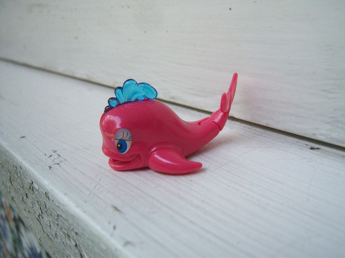 Ballena Magenta . Largo : 5 Cm 0