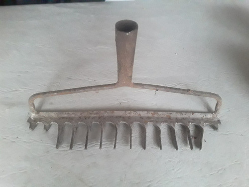 Rastrillo Antiguo Hierro Usado 0
