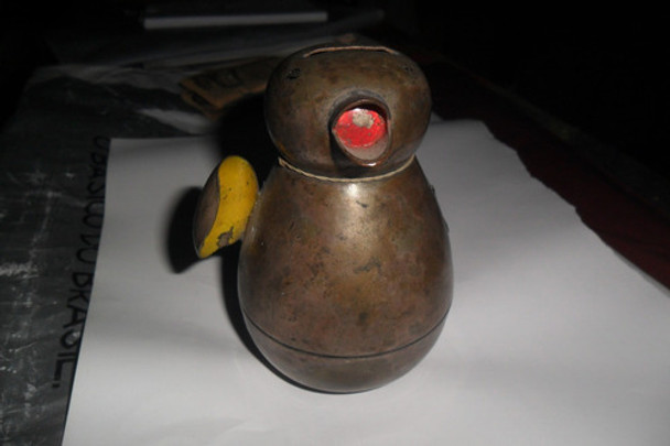 Antigua Alcancia Metal Pinguino Pollito Ave Pajaro Cerradura 0