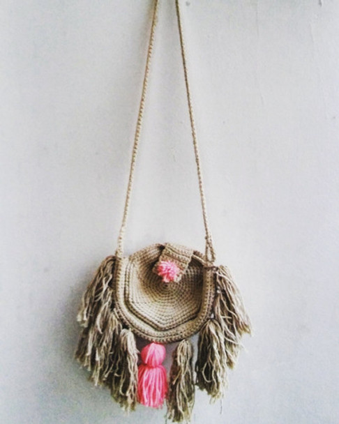 Morral Color Hueso Con Pompones Rosas Marca Ananay 0