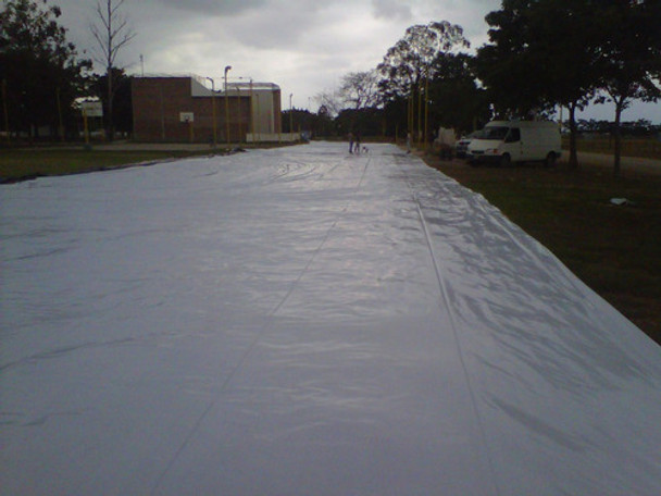 Geomembrana 500 Mic Blanco / Negro Soldado Por Termofusion 0