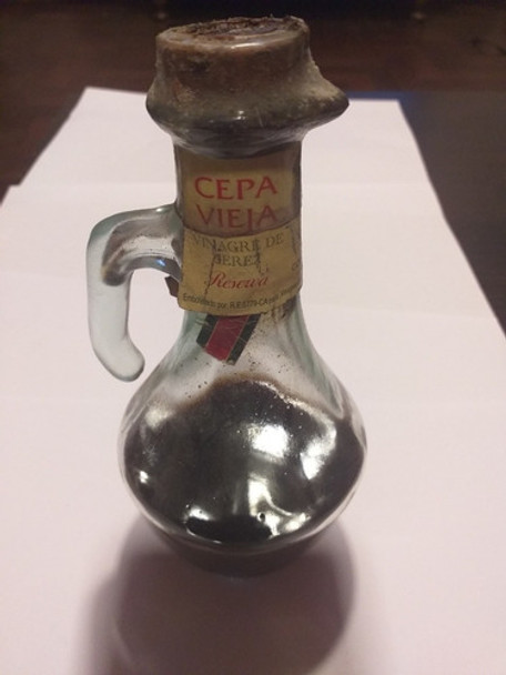 Antigua Jarrita De Vidrio Cepa Vieja Con Vinagre 0 Antigua Jarrita De Vidrio Cepa Vieja Con Vinagre 0