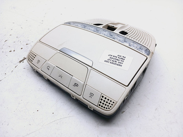 Luz Cortesia Mercedes C200 2.0 2015 A0009068303 0