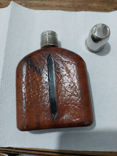 Petaca Antigua Forrada De Cuero 0