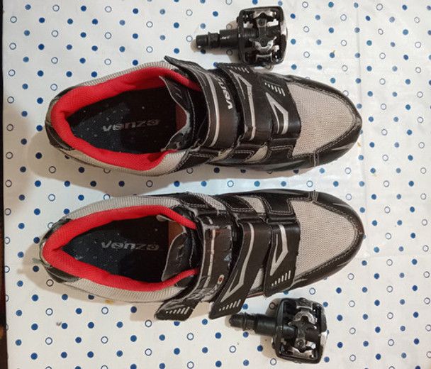 Zapatillas De Ciclismo Mtb.marca Venzo Talle 43,con Trabas Y 0