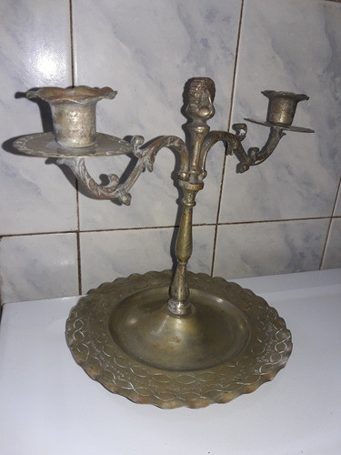 Antiguo Candelabro Con Base Trabajada Con Dos Brazos 0