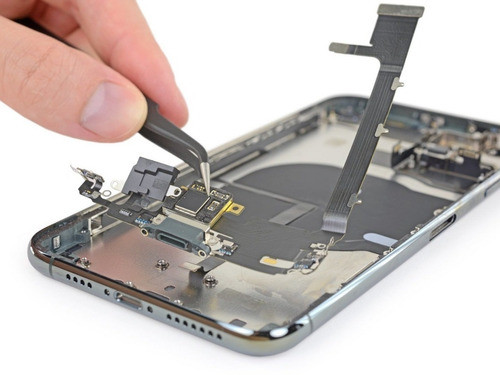 Cambio Pin De Carga Para iPhone XR  Mano En 50 Min 0