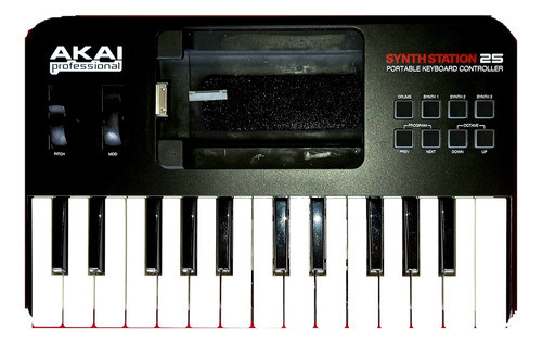 Akai Professional SynthStation 25 Portable Keyboard for iPhone and