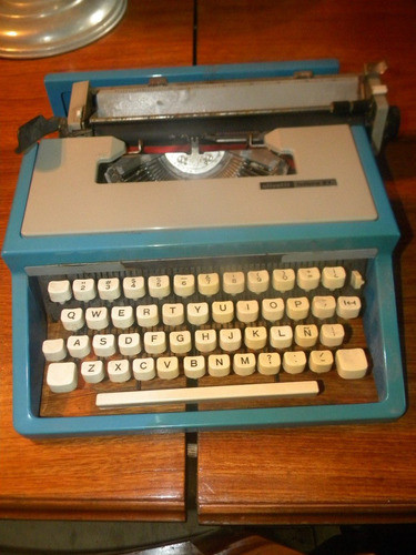 Maquina De Escribir Marca Olivetti Lettera 31 0