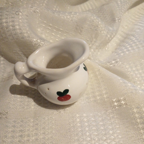 Lecherita Miniatura Porcelana Pinta A Mano Año 70..6 De Alt 0