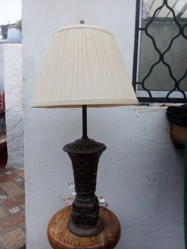 Antigua Lámpara De Mesa Labrada Restaurada 0