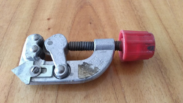 Pestañadora Cortacaño De Caño De Cobre. Marca T.m.l.h 0 Pestañadora Cortacaño De Caño De Cobre. Marca T.m.l.h 0